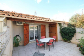 Maison de vacances, 4 à 5 couchages, cuisine séjour climatisé dans résidence avec piscine, les Jardins de Portiragnes, 500m de la mer, LRJP31